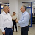                Cu fonduri proprii, în valoare de 150.000 de lei, s-au achiziţionat 21 de vitrine frigorifice, 14 dintre ele fiind repartizate în Piaţa Mircea, 4 în Piaţa Crihala şi 3...