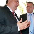 Sucã şi debutul campaniei pentru prezidenţiale, descinderea lu’ nea Duicu şi revãrsarea ploilor peste gospodãriile din Deveselu Mã fraţilor, mã mehedinţenii mei cetitori de Obiectiv, e cãldurã mare de sã topirã toate minciunelele, toate gogoşile aleşilor noştri. Bine, ei o ţin tot pe a lor, nu...