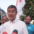                * Gata, ãştia nu mai au rãbdare! Pânã la declanşarea campaniei electorale mai e aproape o lunã, dar bãieţii au plecat cu ursul! Avem, cum am mai spus, câteva...