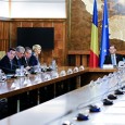 Cum devine un guvern antipatic? Ce mai discuţii s-au aprins în spaţiul public odatã cu declaraţiile noilor guvernanţi privind reducerea unor posturi din aparatul bugetar de stat. Sigur cã, la drept vorbind, statisticile aratã...