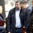 Parcã nicicând nu a fost mai tulbure viaţa politicã, mai complicatã şi mai obositoare. Cine ar mai putea înţelege, azi, toatã nebunia şi confuzia de pe scena politicã, haosul acesta...