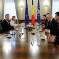                * Coronavirusul este cuvântul de ordine  din aceste zile pentru orice domeniu de activitate. Ca de fiecare datã în situaţii similare, se lanseazã teorii, care mai de care excelând...