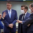 Obiceiuri de slugã * Cu ceva timp în urmã, fãcea vâlvã mare, totuşi nici acum stinsã, o declaraţie a unei cucoane, mare şefã pe la finanţele mondiale, care se tânguia cã bãtrãnii...
