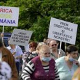 * Explodeazã din nou „mãmãliga”? Timp de trei zile, Piaţa Victoriei din Bucureşti a fost teatrul unor demonstraţii de protest împotriva  legii pe care Parlamentul se pregãteşte sã o adopte...