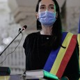 „Bonsoir, Mascã!” * Batista de pe ţambalul scandalului cu sacii plini de voturi peste care au nãvãlit progresiştii lui peşte a plesnit din toate încheieturile şi nu mai foloseşte la nimic....