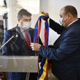 Preşedintele ales al Consiliului Judeţean Mehedinţi, Aladin Georgescu şi consilierii judeţeni au depus jurãmântul de credinţã Preşedintele ales al Consiliului Judeţean Mehedinţi, Aladin Georgescu şi consilierii judeţeni au depus jurãmântul de credinţã în cadrul unei ceremonii solemne prezidatã de subprefectul de Mehedinţi, Doina Dobre. La...