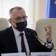 Sub semnul prudenţei Cea mai importantã, cea mai mare provocare a momentului o reprezintã, fãrã îndoialã, redeschiderea şcolilor. Era şi timpul sã se facã acest pas. Copiii erau exasperaţi. Pãrinţii erau exasperaţi....
