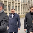 Sucã şi bãtãile din şcolile mehedinţene, grijile lu’ nea Virgil di la Energie şi aniversãrile lu’ nea Folescu în judeţu sãrãciei Mã fraţilor, sã apucarã fetele de şcoalã, mai bine zis de bãtaie la şcoalã. Sã întâmplã de data asta la Jiana, unde douã fetişcane sã pãruirã mai ceva ca...